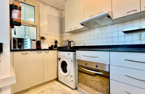 Dubai Marina Condo | Modern Marina Getaway-Free Yacht Ride~Walk to JBR