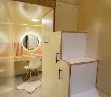 Business Bay House | Modern Private Hostel Room near Business Bay Downtown