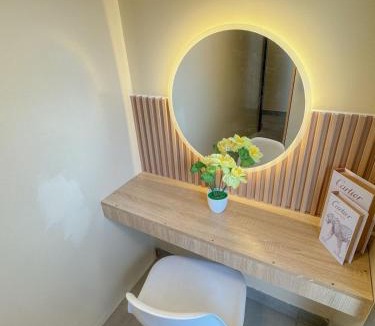 Business Bay House | Modern Private Hostel Room near Business Bay Downtown