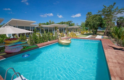 Phibun Mangsahan House | Motel ∙ 8 guests