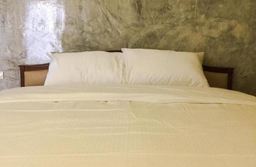 Doem Bang Hotel | Nai Suan Inn