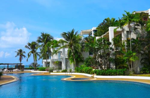 Chakphong House | Natural Villas -Front Samet Beach house with Pool