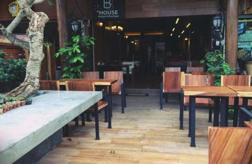 Old City Hostel | Nature Home Hostel & Cafe