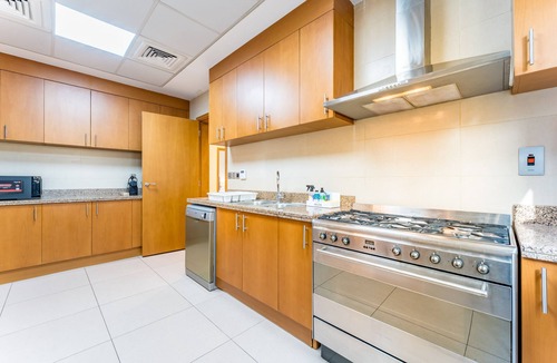 Dubai Villa | Near Avenue Mall, Cycle Park And Sports Complex, Mins to Downtown