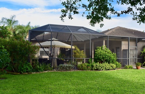 Stoneybrook House | NEW LISTING: Beautiful Upscale Home in Stoneybrook