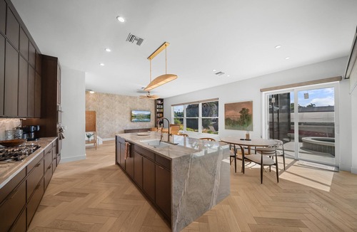 Central Naples House | New! Longboat Oasis-2 Ensuite's Heated Saltwater Pool and Spa!