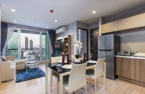 Yan Nawa House | NEW * Luxurious 2BrPenthouse 33th floor-Netflix-on the BTS with river view balcony