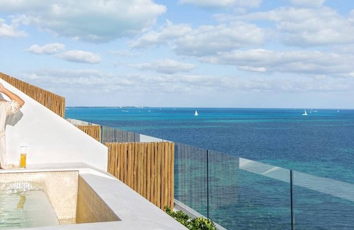 Puerto Juarez Apartment | New Years in Cancun at the Luxurious 5 Star 4 Diamond Garza Blanca