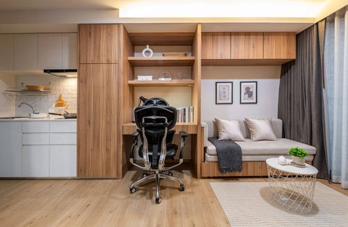 Nana Condo | Newly renovated Work-Friendly Condo @ Heart of BKK 5mins to Train