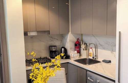 Dubai Apartment | Nice apartment in phenomenal Dubai with fitness room, AC