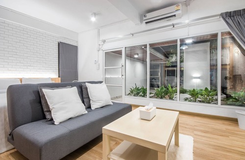 Bangkok Central Business District House | No5★TH39★Private Terrace Room, 7mins to EmQuartier