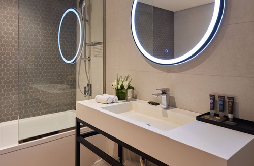Jumeirah Village Triangle Hotel | Novotel Jumeirah Village Triangle