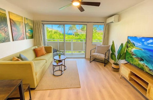 Wailua Condo | Ocean view A/C, pool/hot tub coconut marketplace