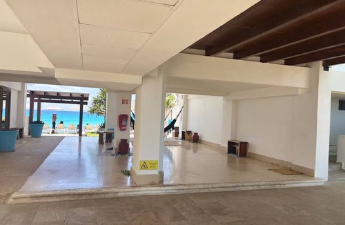 Punta Cancun Apartment | Ocean view with access to the beach and pools, Ocean dream Cancun.