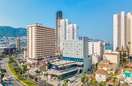 Costa Azul Hotel | One Acapulco Costera