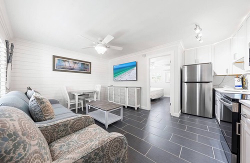 Siesta Key Village Condo | One Bed/One Bath Condo- Step From Siesta Key Beach with Pool On Property!