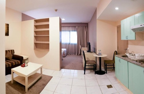 Al Mankhool Hotel | One Bedroom Apartment Near Burjuman Metro Station By Luxury Bookings