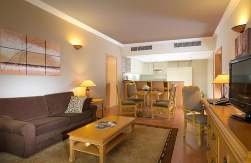 Trade Center House | One Bedroom Apartment Near World Trade Centre Ab