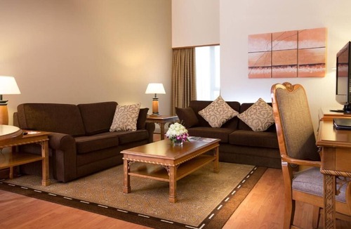 Trade Center House | One Bedroom Apartment Near World Trade Centre Ab