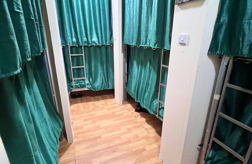Deira House | Orange Home Vacation