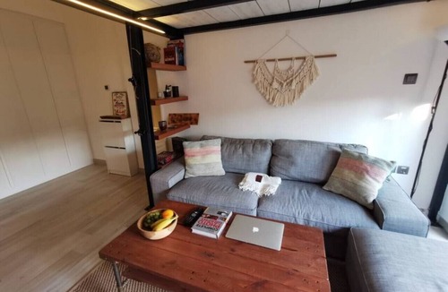 Jumeirah Village Circle Apartment | Oxford residence 2, G15 · Modern LOFT with smart working station