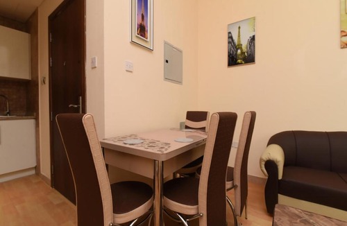 Barsha Heights Apartment | OYO 237 Home 701, Capitol Towers,Tecom,Dubai