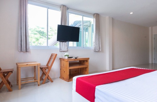 Ranong Hotel | OYO 674 Greenery Home