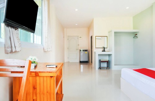 Ranong Hotel | OYO 674 Greenery Home