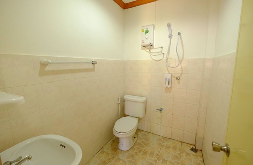 Phra Klang Thung Hotel | Paktraporn Resort
