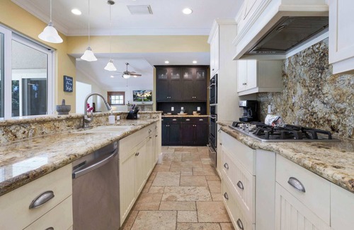 Palm River Estates House | Palm House GolfCourseViews Pool 5bd/5bth&Game Room