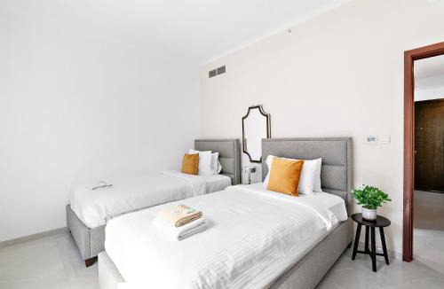 Trade Centre 1 Apartment | Panorama Luxe Retreat 2BDR Burj Khalifa & Fountain Views