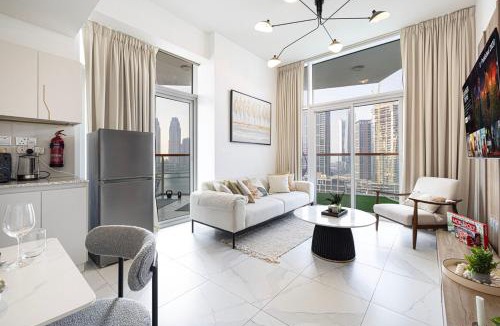 Business Bay Apartment | Panoramic! Burj Khalifa and Canal View!