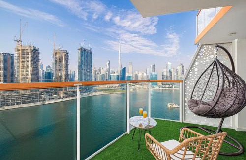 Business Bay Apartment | Panoramic! Burj Khalifa and Canal View!