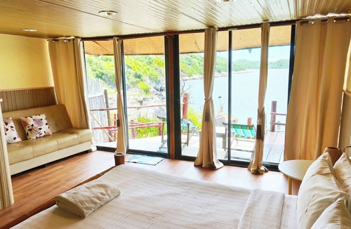 Tha Thaewawong Hotel | Paree Hut Resort Koh Sichang