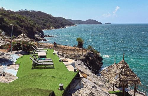 Tha Thaewawong Villa | Pareehut Resort Koh Sichang