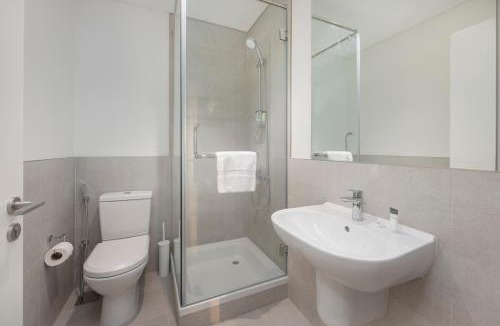 Dubai Apartment | Peaceful 4-Bedroom Bright Kitchen Space in Dubai Creek Harbour
