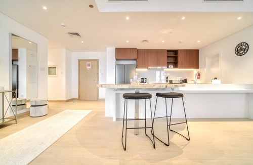 Dubai Apartment | Peaceful 4BR Penthouse w/Assistant’s Room at Le Pont Jumeirah by Deluxe Holiday Homes