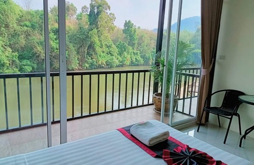 Tha Sao Resort | Pechmaneekan Beach Resort
