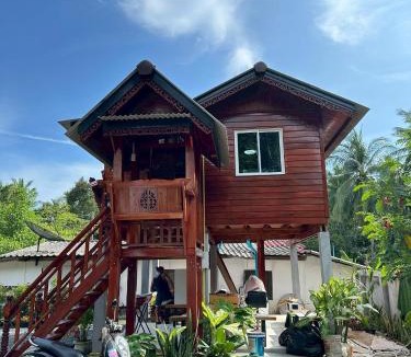 Thong Sala House | Peony brown