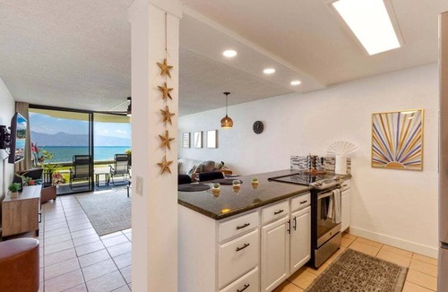 Kahana Condo | Perch - Seaside Serenity: Oceanfront 1BR Suite