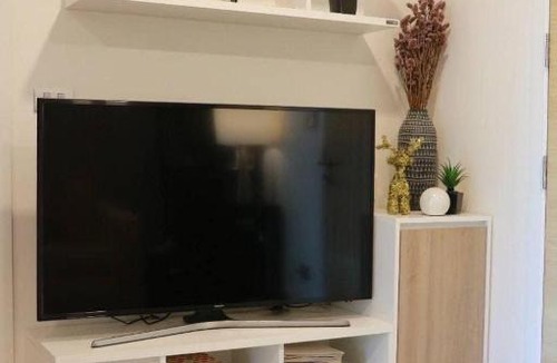 Ubon Ratchathani House | PERFECT LOCATION #Cozy 1bd condo with BIG pool!