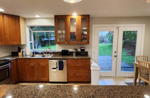 North Creek House | Pet-friendly 3B1B bungalow with huge yard in Bothell