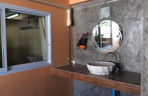 Thong Sala Hostel | Phangan Barsay Hostel