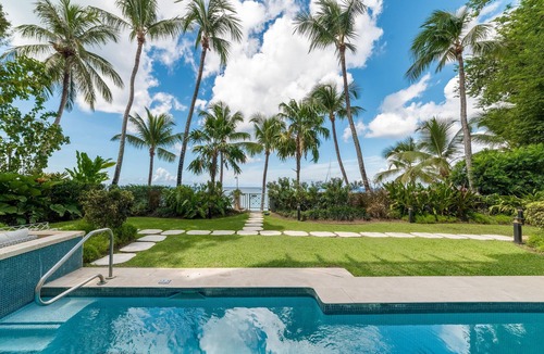 Old Trees Bay Apartment | Please Inquire Before Booking – Luxury Villa