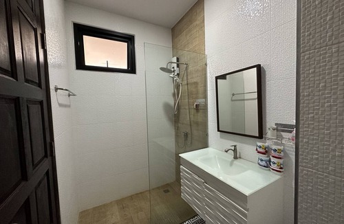 Bang Na Hotel | PomPom Home