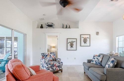 Jacarandas House | Pool, Fire Pit, Refreshing and Tropical - Bahama Breeze Villa- Roelens Vacations