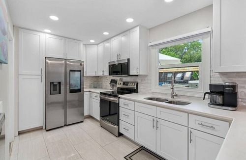 Clearwater House | Pool Hottub 5 Miles Clearwater IRB Pet Friendly
