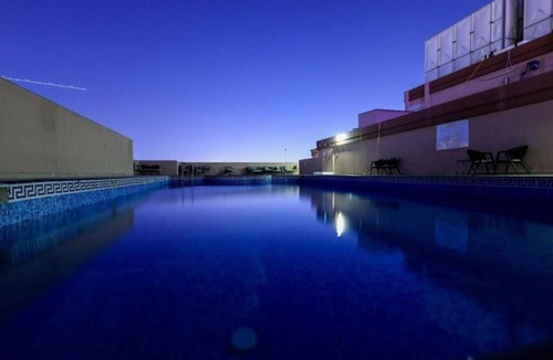 Al Muraqqabat Apartment | Premier King Room Near By Al Dana Centre