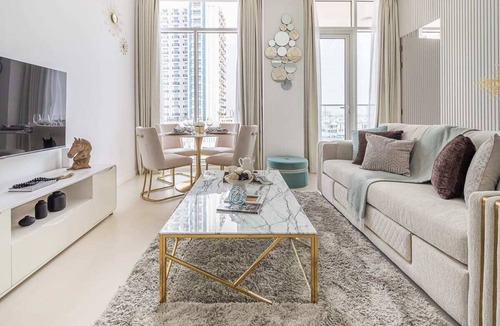 Discovery Gardens Apartment | Premium 1BR + Study Room w/Queen Bed - Sleeps 4!
