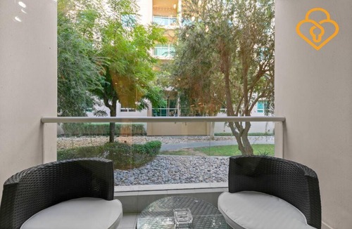 The Greens Apartment | Prime Location, Great Value 1 BR Apt near MOE, Greens